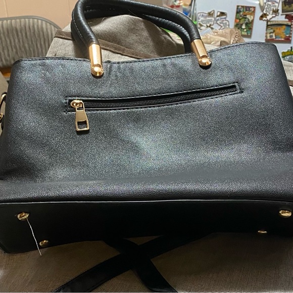 Charles & Keith crossbody & handles purse never used. No tags. - Picture 4 of 5